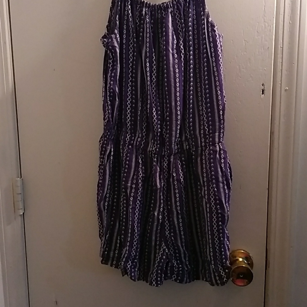 Very pretty design size xl romper